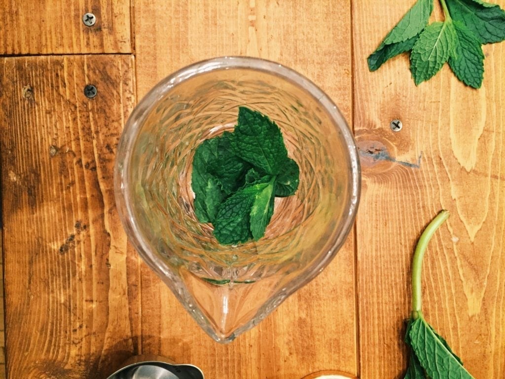 muddle mint leaves