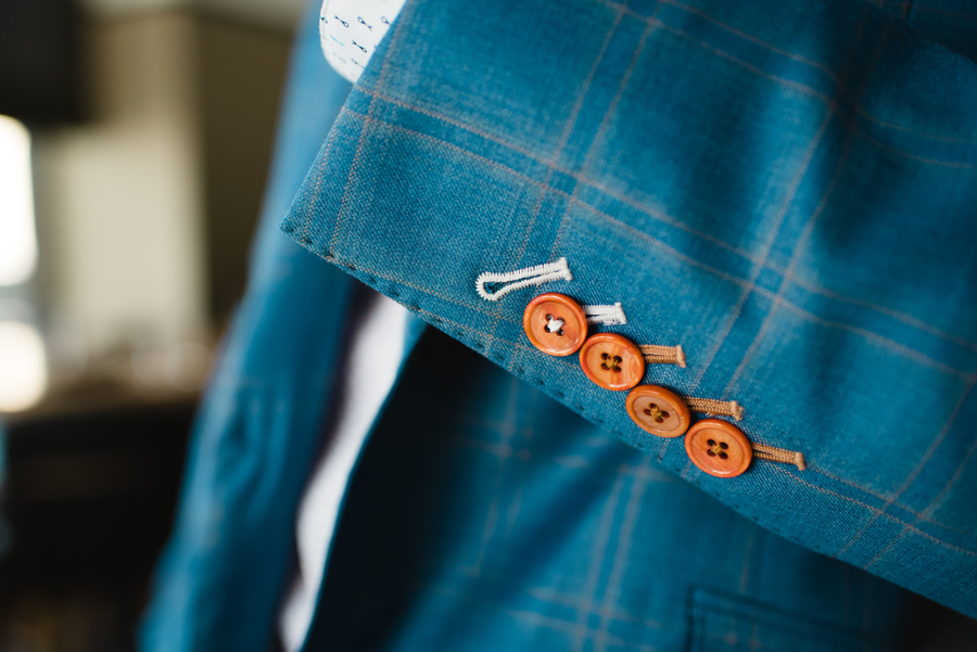 working button holes or also called surgeon cuffs